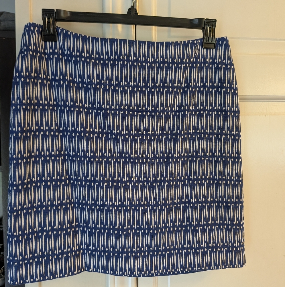 Ann Taylor Blue & White Geometric Print Mini Skirt- SZ 10